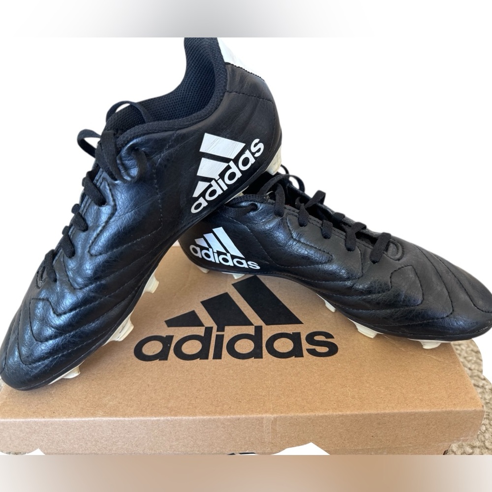 ADIDAS Soccer Cleats Youth Sz. 5